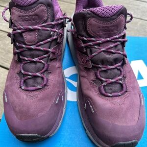 Hoka Kaha 2 GTX waterproof shoes